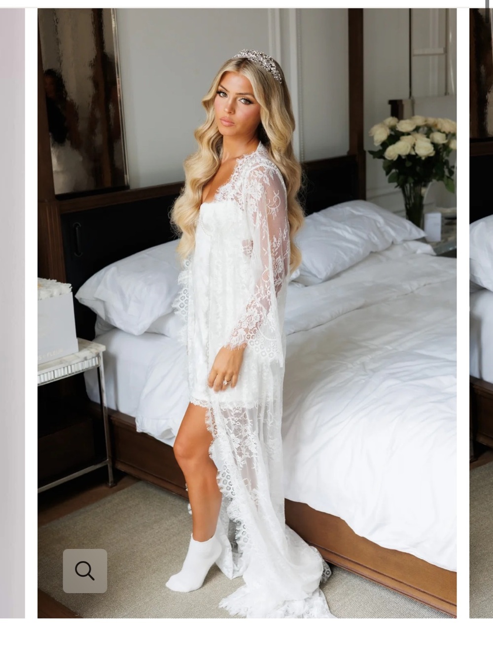 Waverles Celine Bridal Lace Train Robe